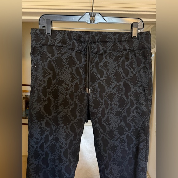 Flog Black Patterned Pants - Picture 3 of 5